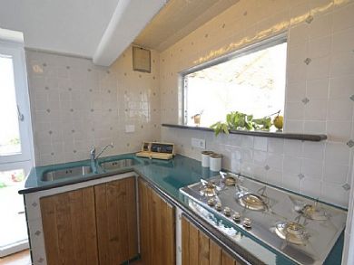 Private villa sleeps 6 in Praiano with pool by the Sea